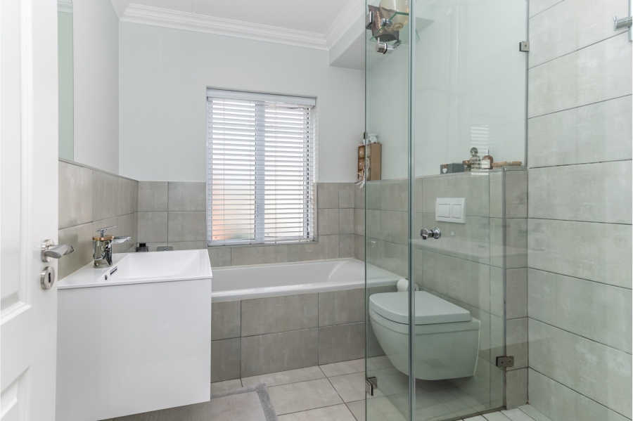 3 Bedroom Property for Sale in Nooitgedacht Village Western Cape